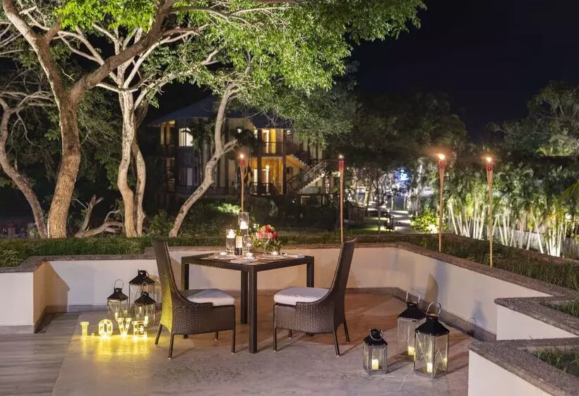 Indura Beach & Golf Resort Curio Collection By Hilton