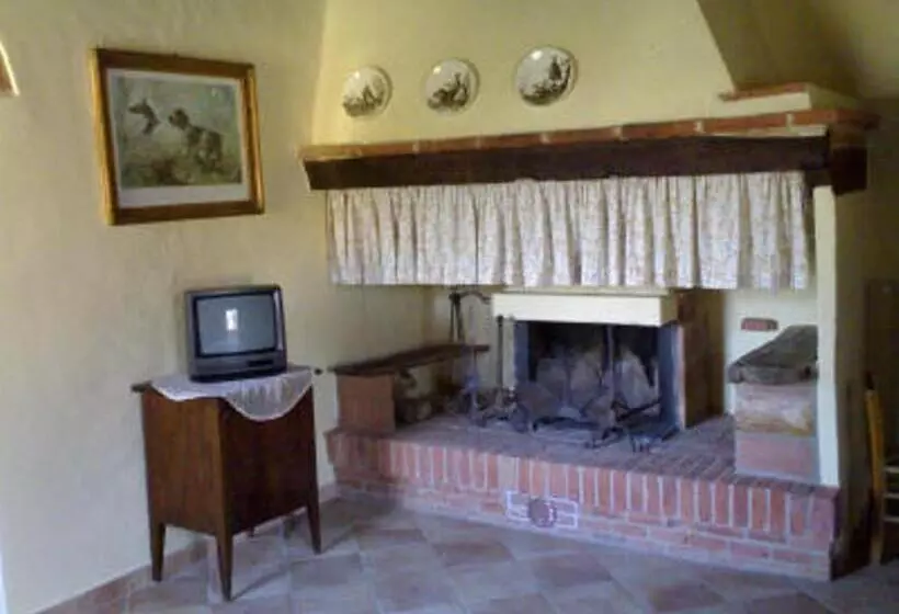 ホテル Agriturismo Podere Fucile