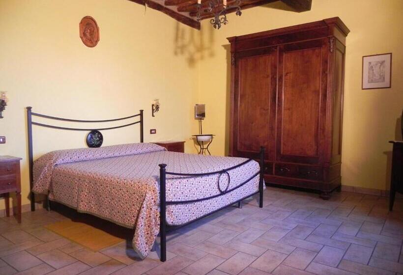 فندق Agriturismo Podere Fucile