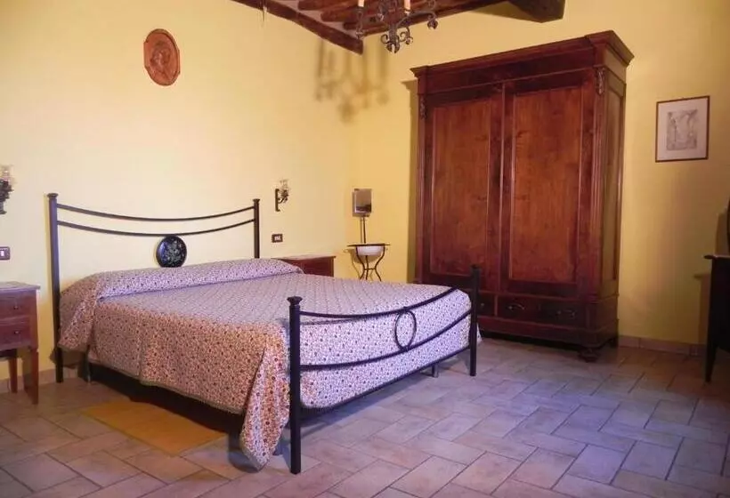 ホテル Agriturismo Podere Fucile