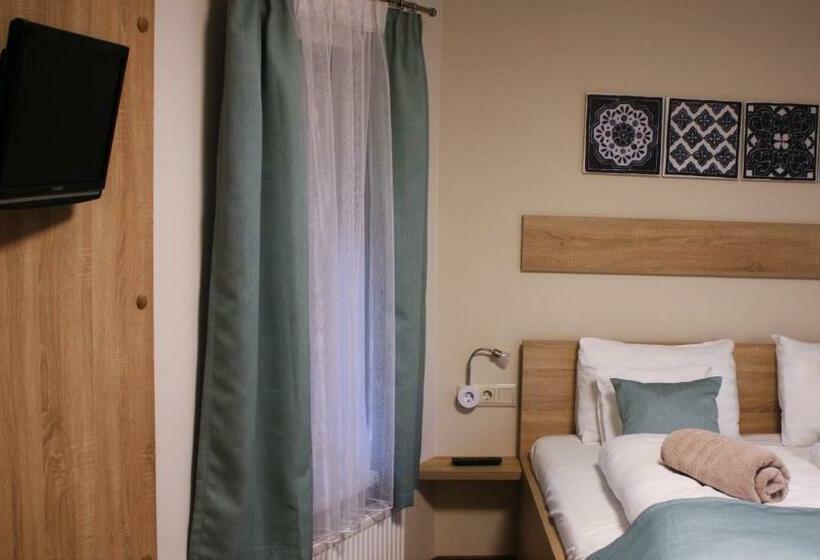 פנסיון Rácz Vendégház