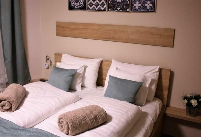 פנסיון Rácz Vendégház