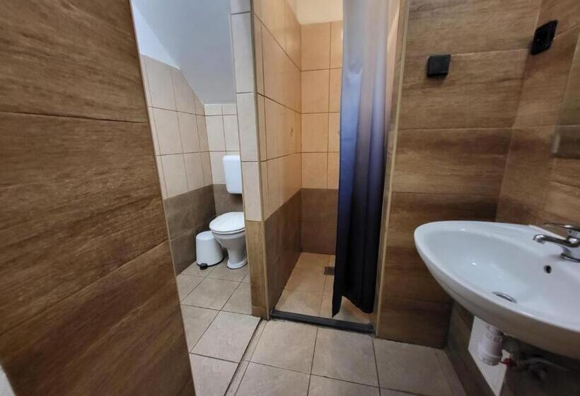 بنسيون Casa Nora