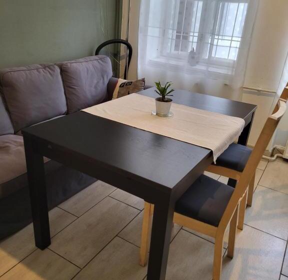 بنسيون Casa Nora