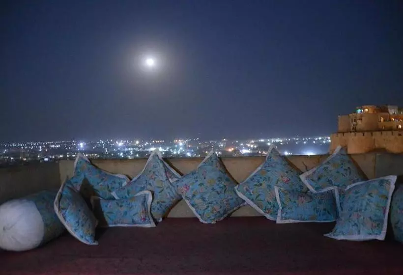 Majatalo Desert Boy S Royal Stay On Fort