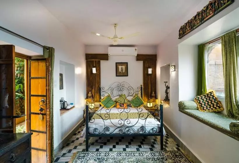 Majatalo Desert Boy S Royal Stay On Fort