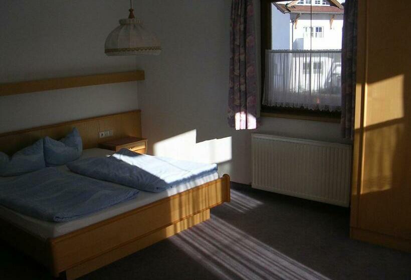 ペンション Haus Hafele