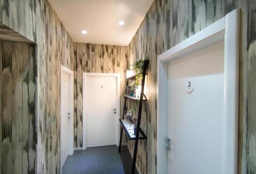 تختخواب و صبحانه Il Duomo Salerno