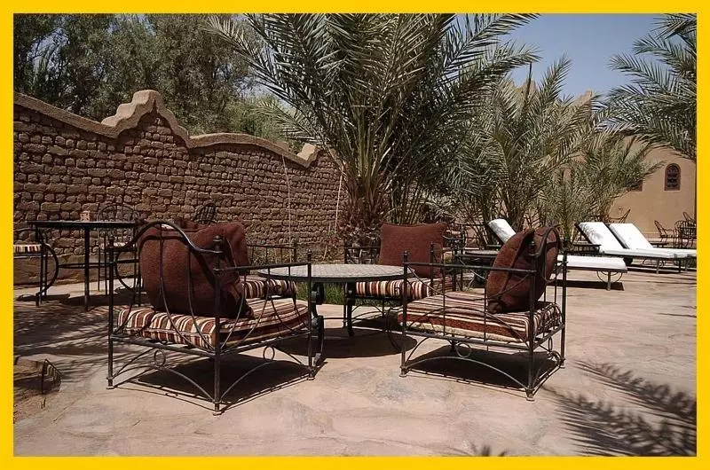 تختخواب و صبحانه La Rose Du Desert