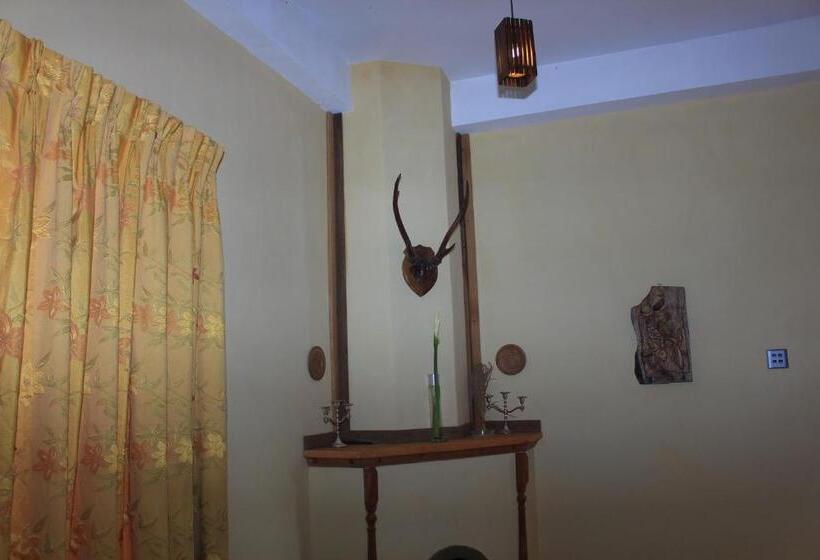 تختخواب و صبحانه Lily Bank Cottage