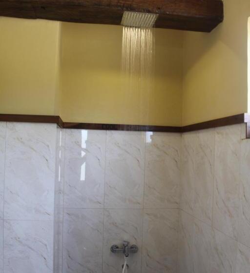 تختخواب و صبحانه Lily Bank Cottage