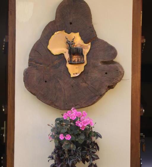 تختخواب و صبحانه Lily Bank Cottage