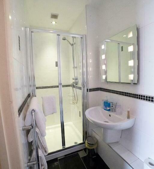 צימר Old Hall House, Nec