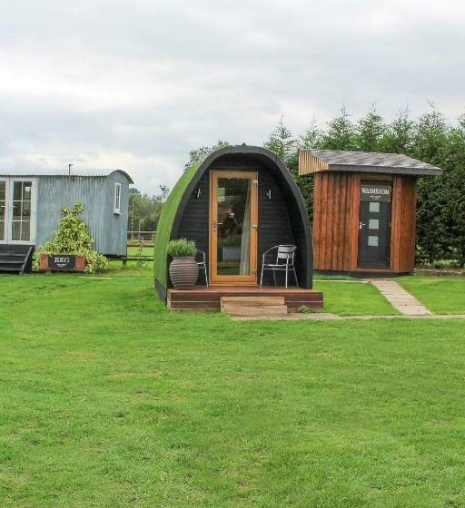 צימר Old Hall House, Nec