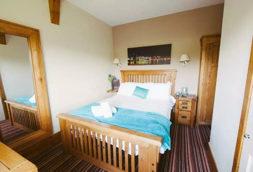 Aamiaismajoitus (B&B) Old Hall House, Nec