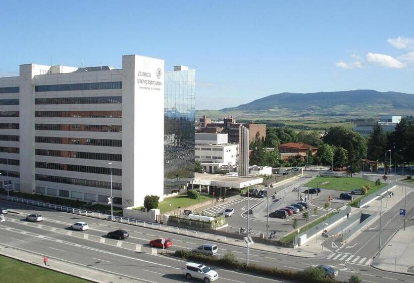 ベッドアンドブレックファースト Pensión Room Pamplona