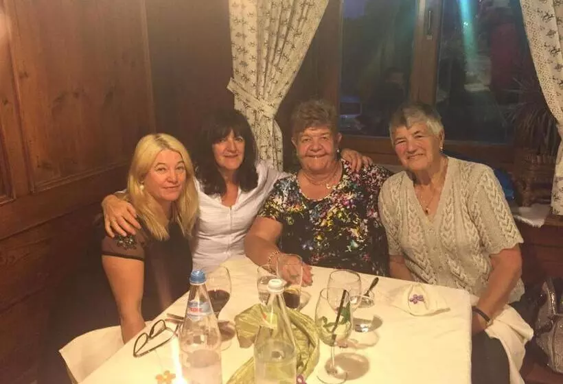 ホテル Garni Toni