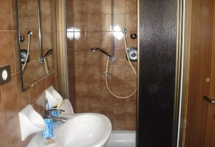 ホテル Garni Toni