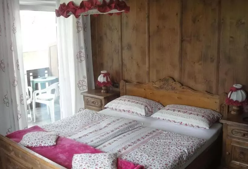 ホテル Garni Toni