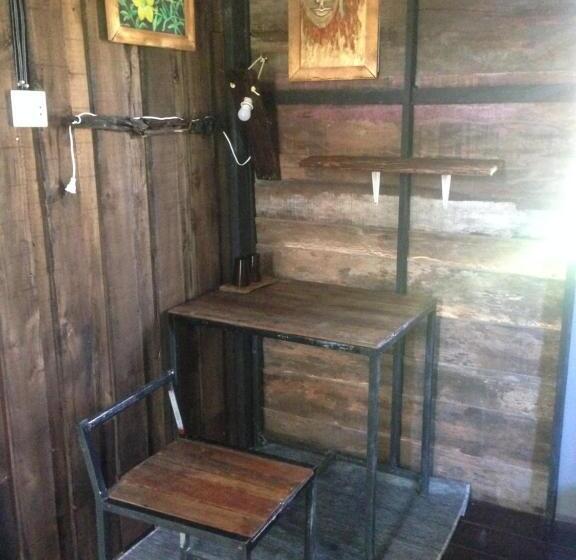 酒店 The Shadow House & Bar