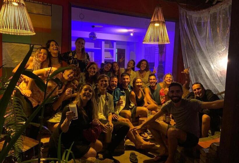 Mais Que Nada Itacaré   Hostel, Bar & Breakfast