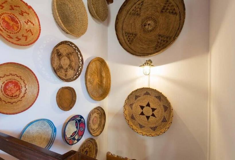 Welcomely Le Boucanier