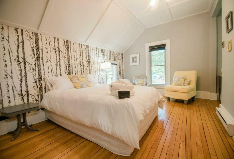 Mahaney Suite Bw Boutique