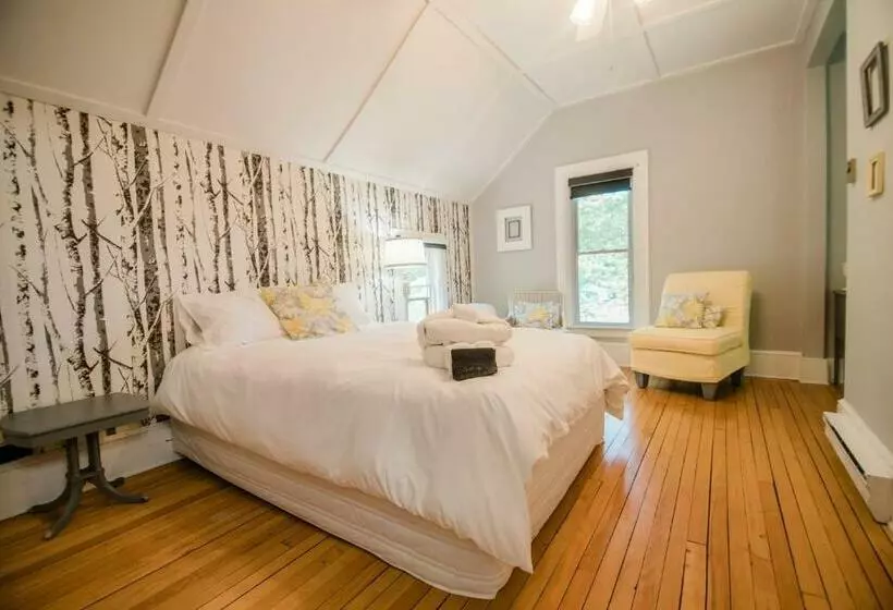 Mahaney Suite Bw Boutique