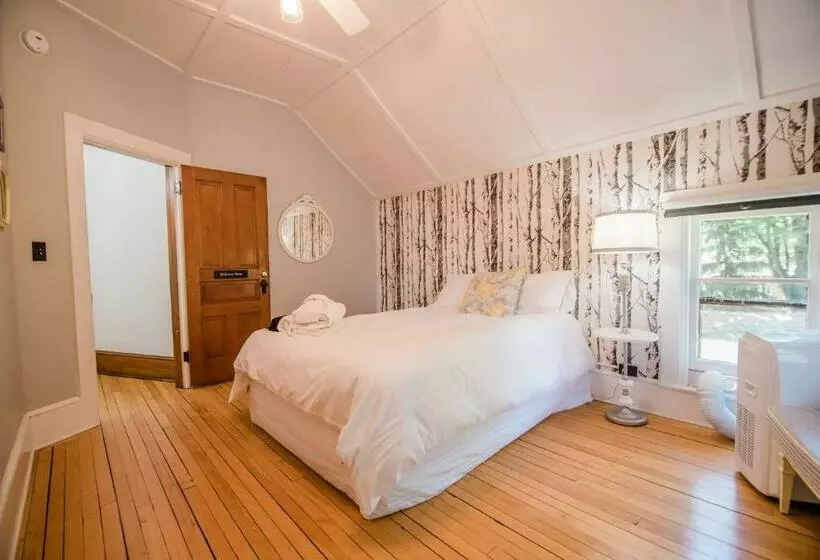 Mahaney Suite Bw Boutique