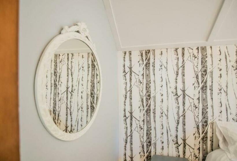 Mahaney Suite Bw Boutique