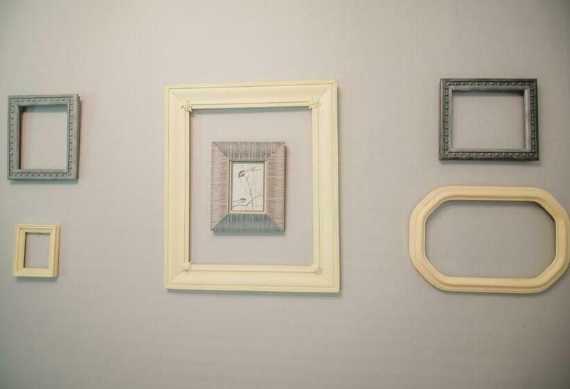 Mahaney Suite Bw Boutique