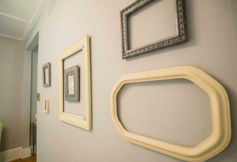 Mahaney Suite Bw Boutique