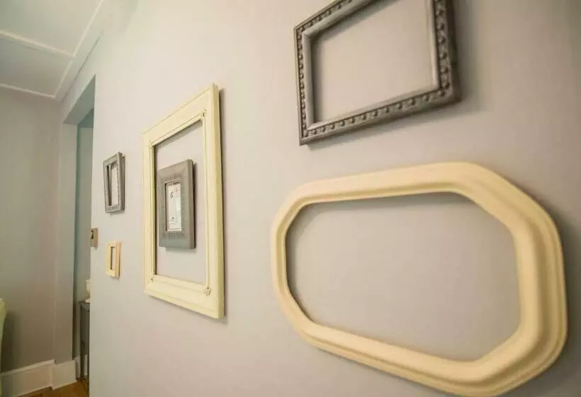 Mahaney Suite Bw Boutique