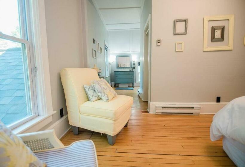 Mahaney Suite Bw Boutique