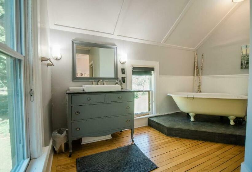 Mahaney Suite Bw Boutique