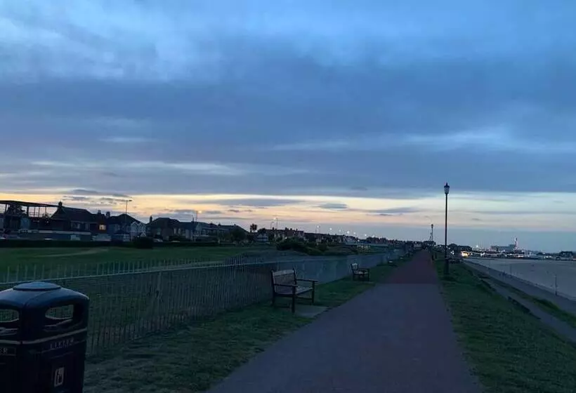 Newly Renovated 2 Bed House In Gorleston On Sea