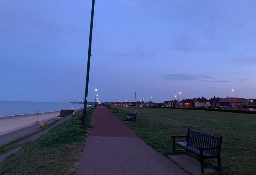 Newly Renovated 2 Bed House In Gorleston On Sea