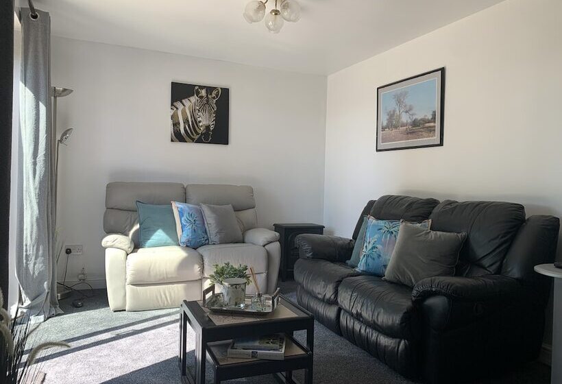 Newly Renovated 2 Bed House In Gorleston On Sea