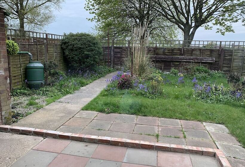 Newly Renovated 2 Bed House In Gorleston On Sea