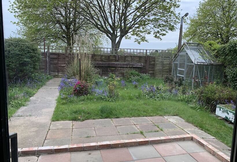 Newly Renovated 2 Bed House In Gorleston On Sea