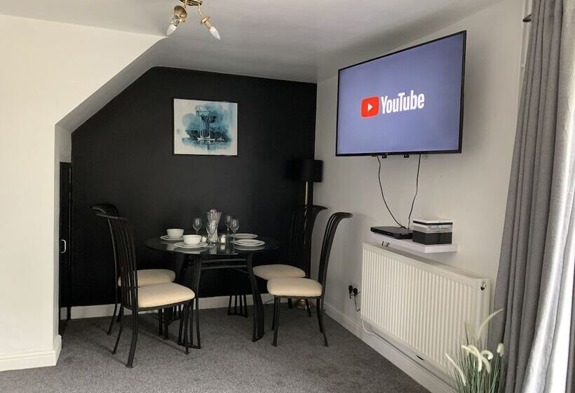 Newly Renovated 2 Bed House In Gorleston On Sea