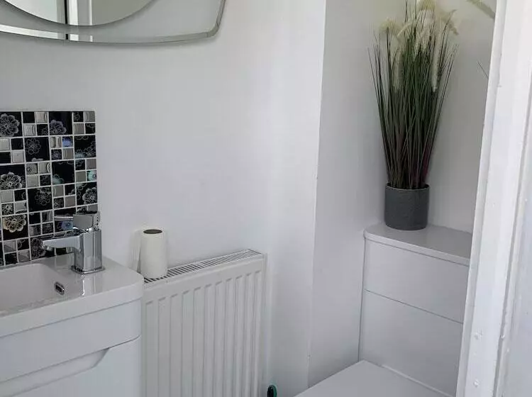 Newly Renovated 2 Bed House In Gorleston On Sea