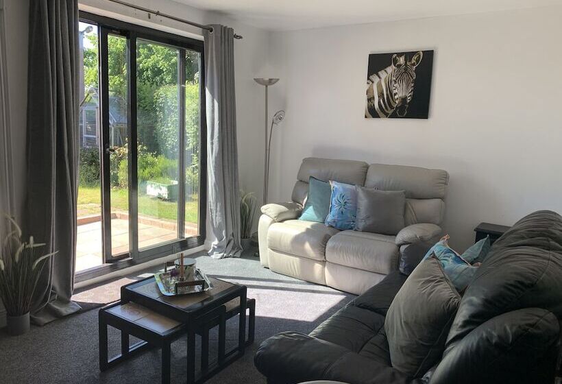 Newly Renovated 2 Bed House In Gorleston On Sea