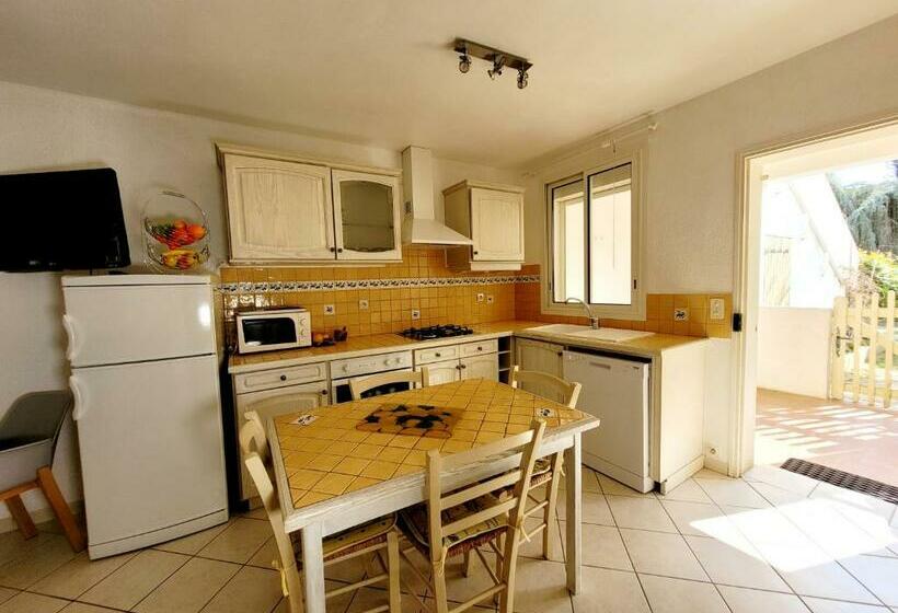 Rdc De Villa De 35 M2   400 M Plage