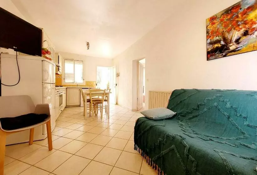 Rdc De Villa De 35 M2   400 M Plage