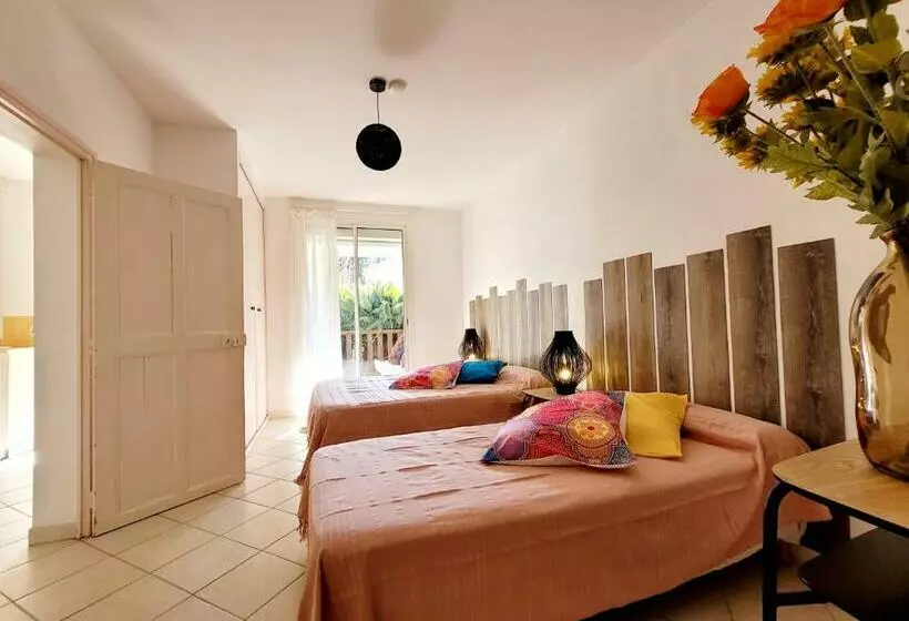Rdc De Villa De 35 M2   400 M Plage