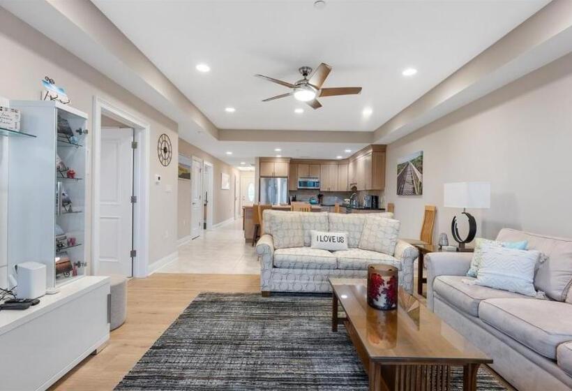 450 E Nashville, Unit 403