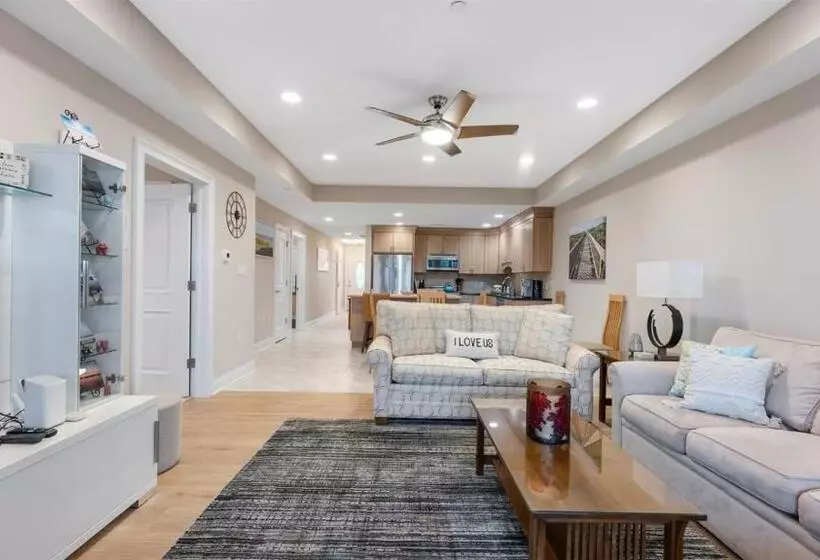 450 E Nashville, Unit 403