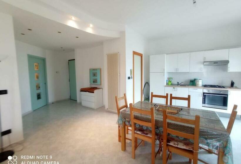 Alloggio Fronte Mare E Vista Castello