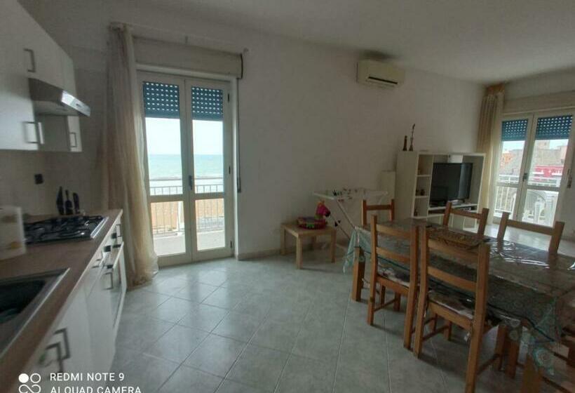 Alloggio Fronte Mare E Vista Castello